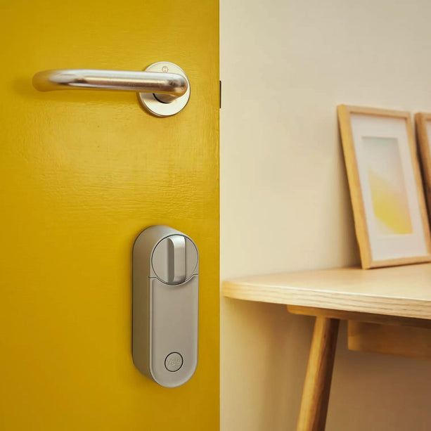Yale Yale Linus Smart Lock L2, Slim Door Lock Silver
